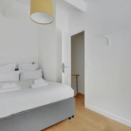 Pick A Flat's In Montmartre - Rue Des Parigi